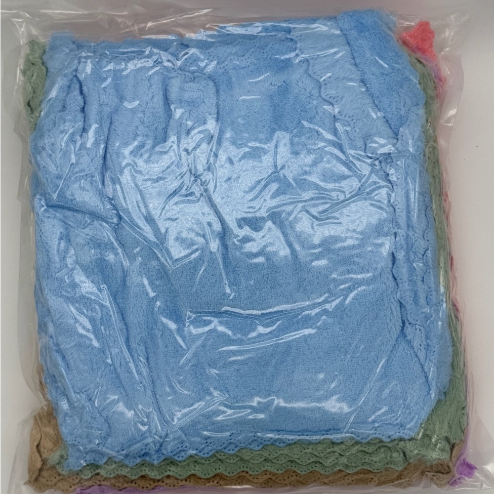 Pack of 5 Microfiber Towels - Picture 3 of 3